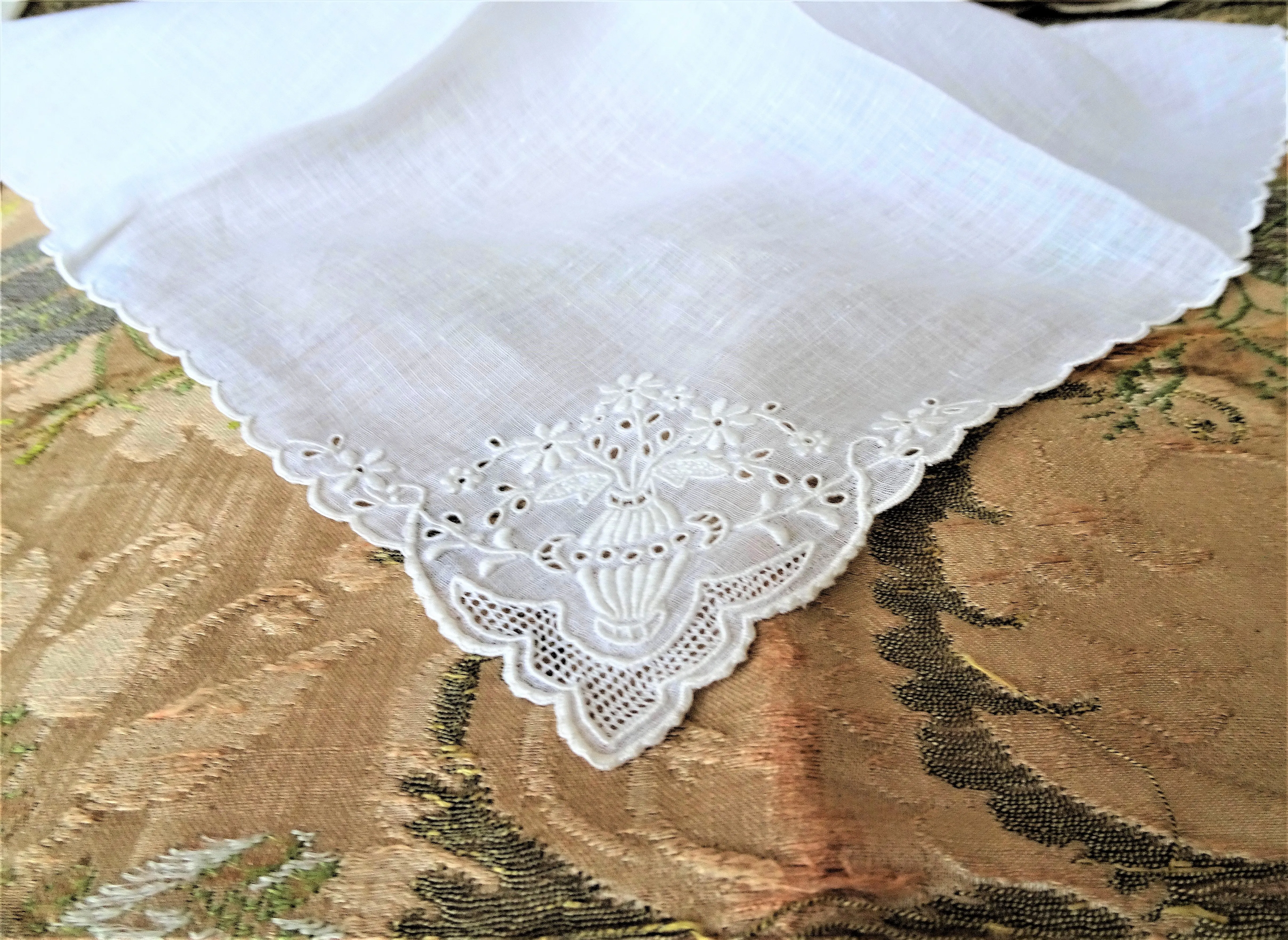 EXCEPTIONAL WEDDING Hanky Exquisite Embroidery, Linen White Work Handkerchief, Bridal Hankie Stunning Embroidery,for Collector or Bridal Heirloom