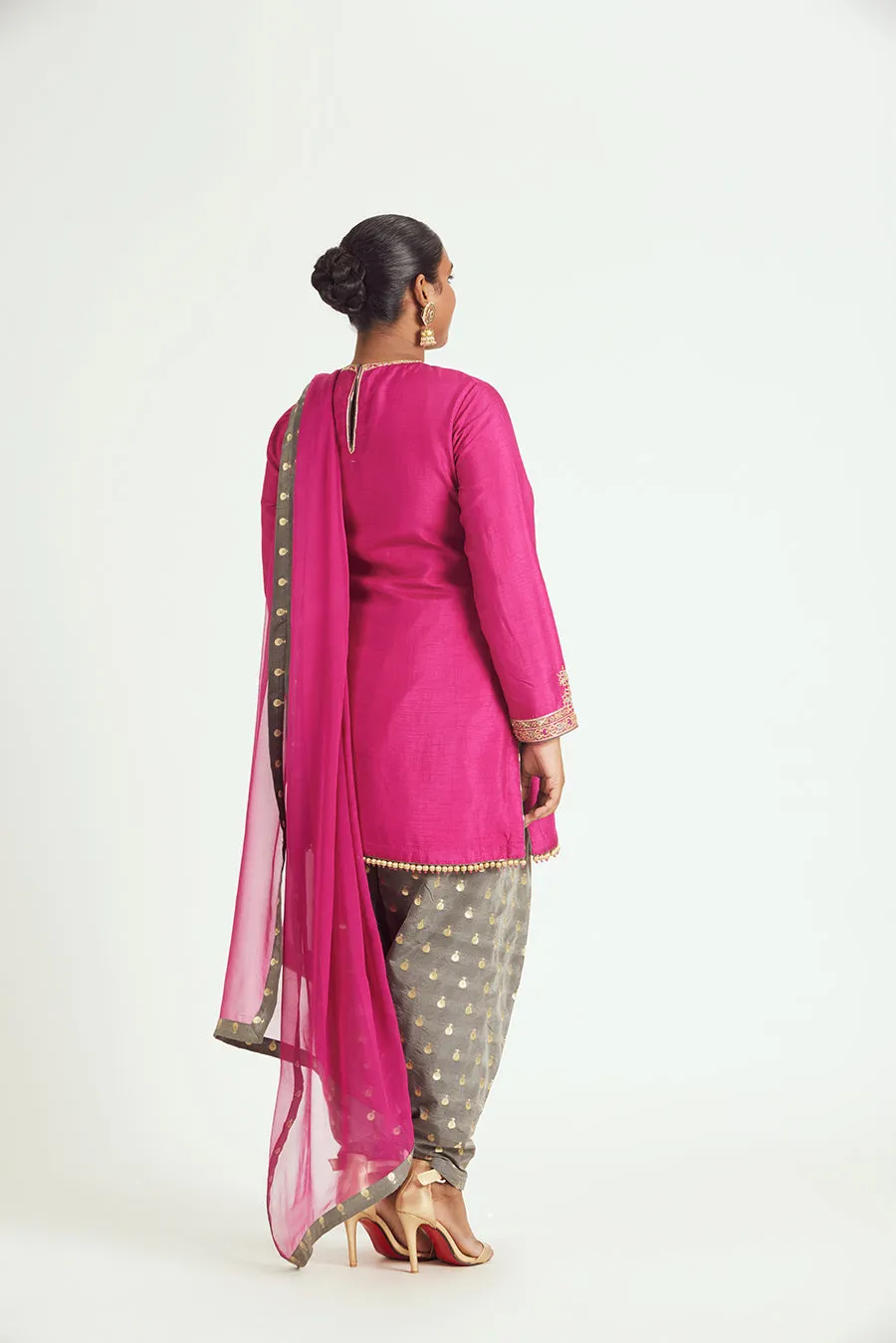 FUSCHIA GEORGETTE KURTA WITH GREY BENARSI SALWAR AND CHIFFON DUPATTA