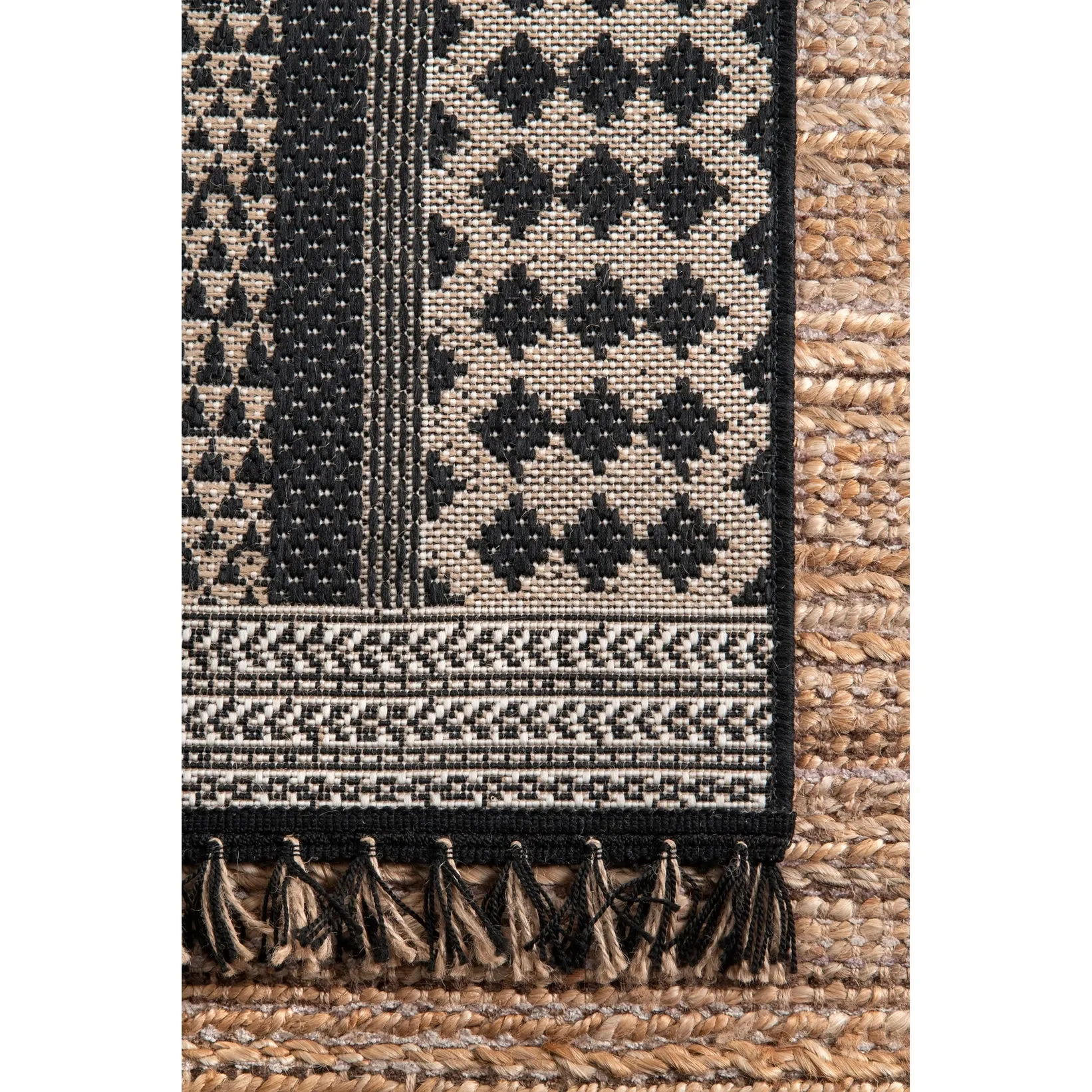 Indoor/Outdoor Modern Diamond Carolyn Area Rug