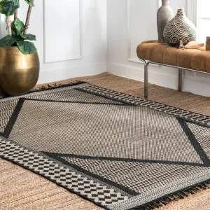 Indoor/Outdoor Modern Diamond Carolyn Area Rug