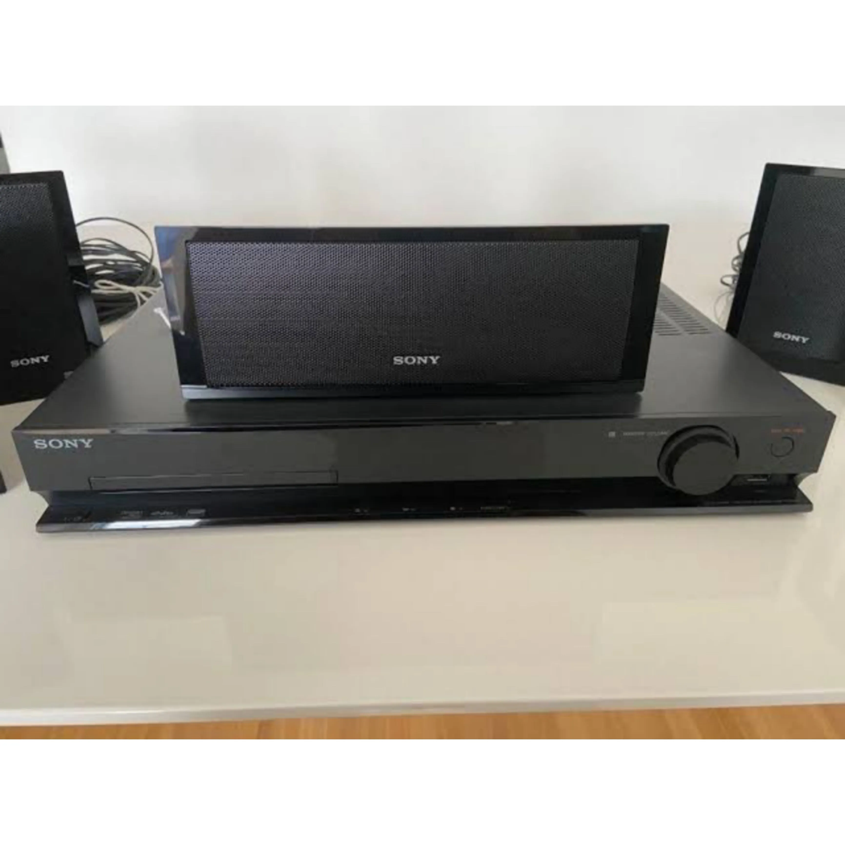 Sony DAV-TZ510 5.1Ch 600 watts Standing DVD Home Theater System - London Used