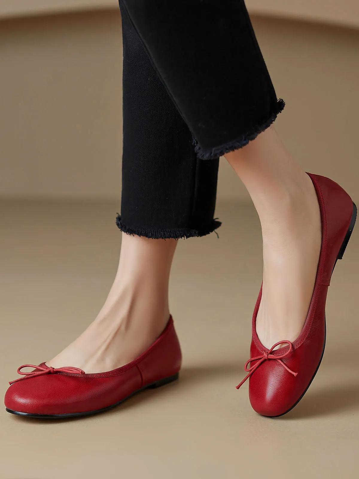 Women's Solid Color Pointed Toe Leather Ballerina